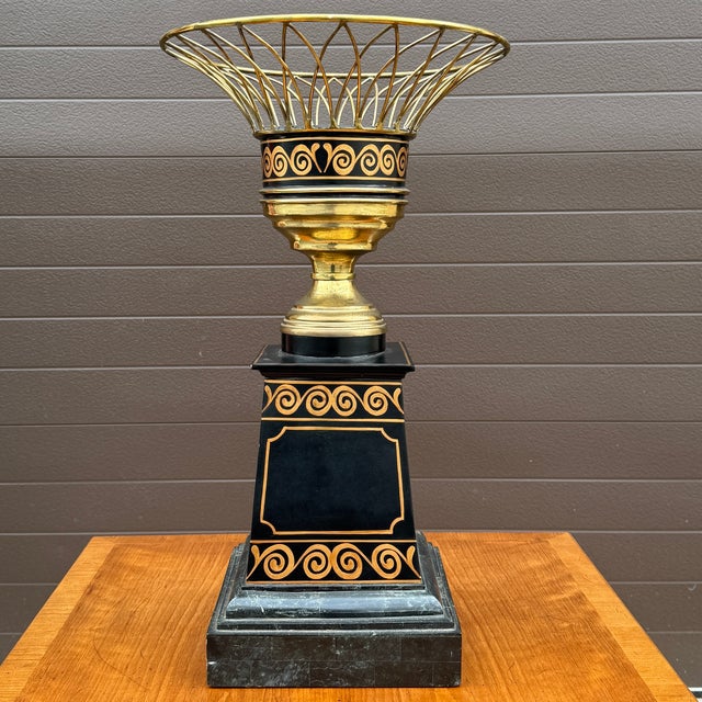 2000s Maitland Smith Hollywood Regency Marble, Black Lacquer, & Brass Planter For Sale - Image 9 of 17