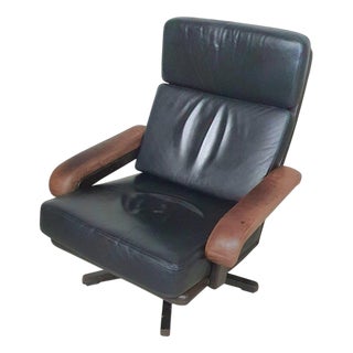 Vintage Swivel Armchair in Leather and Wooden Frame from Leolux For Sale