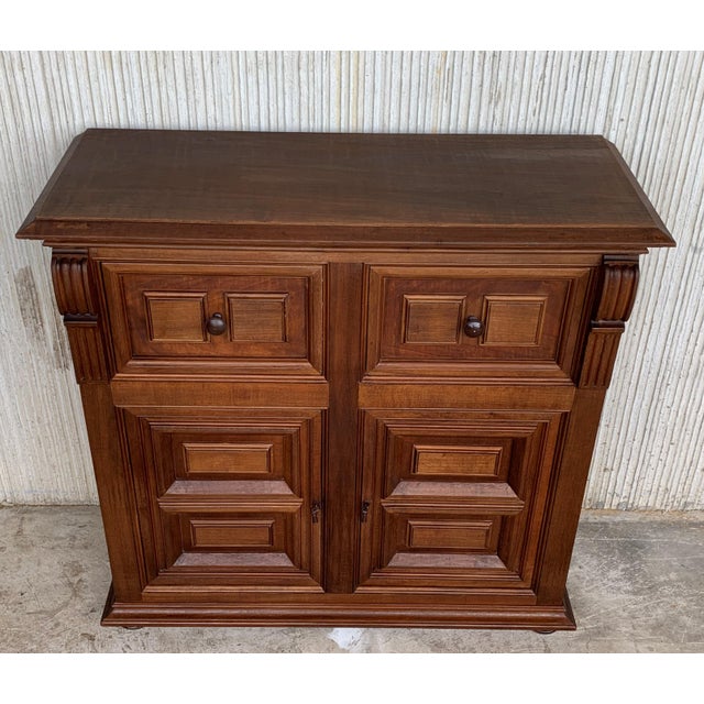 1920s Catalan Carved Walnut Tuscan Two Drawers Nightstands - a Pair For Sale - Image 6 of 13