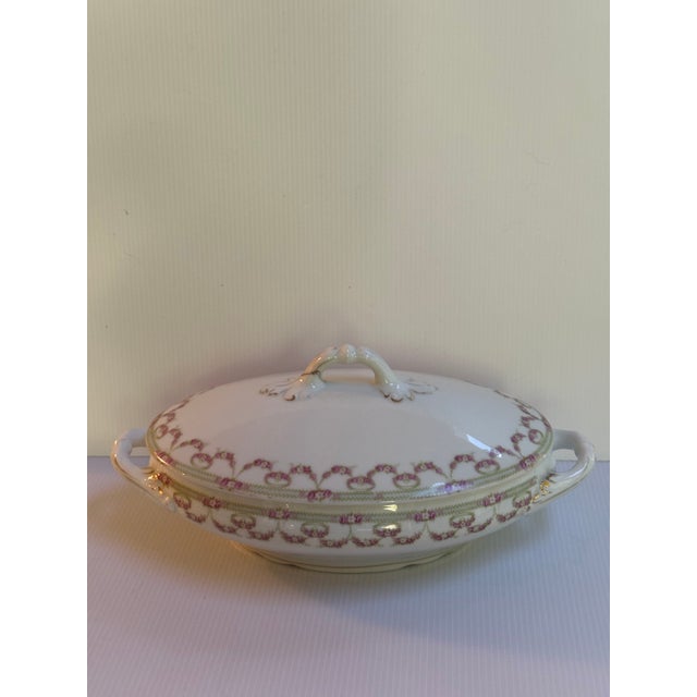 Traditional Antique 1904s Schwarzburg Rudolstadt Austria, Straus & Sohne Manufacturer, Porcelain Covered Casserole Serving Dish Floral Design For Sale - Image 3 of 18
