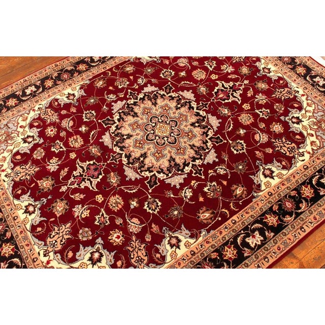 Middle Eastern Rug in Wool For Sale - Image 6 of 9