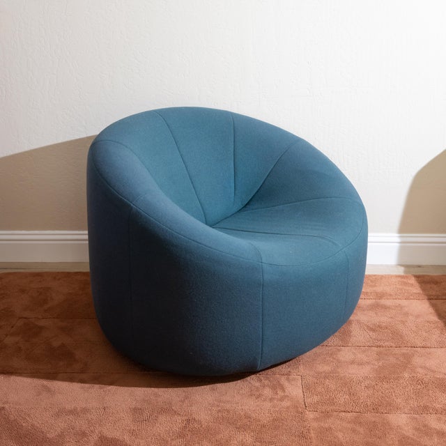This is an authentic Ligne Roset Pumpkin lounge chair, a world-renowned 1971 design by Pierre Paulin originally...