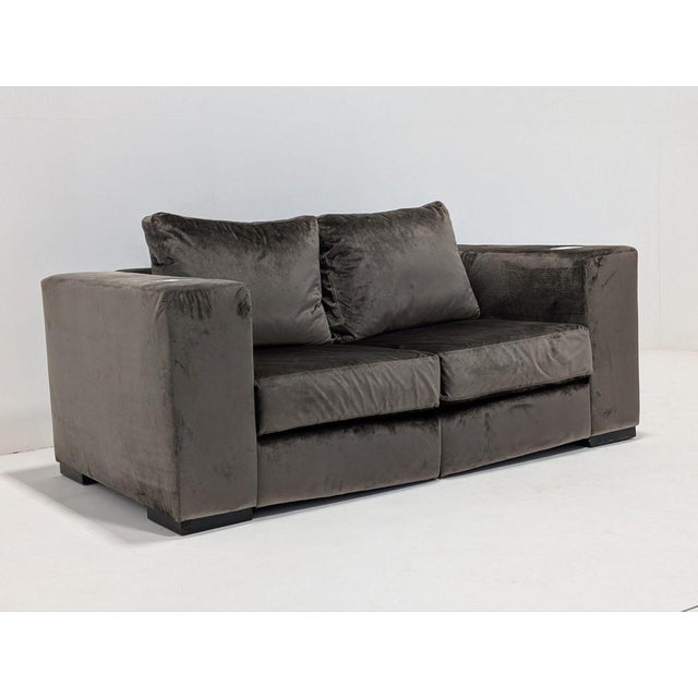 Product specification: material – velvet measurements – 160cm w x 91cm d x 62cm h x 50sd 38sh