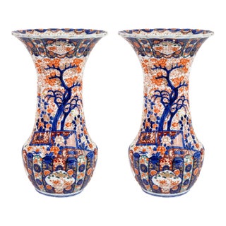Antique Japanese Imari Vases Pair Meiji Period Floral Design For Sale