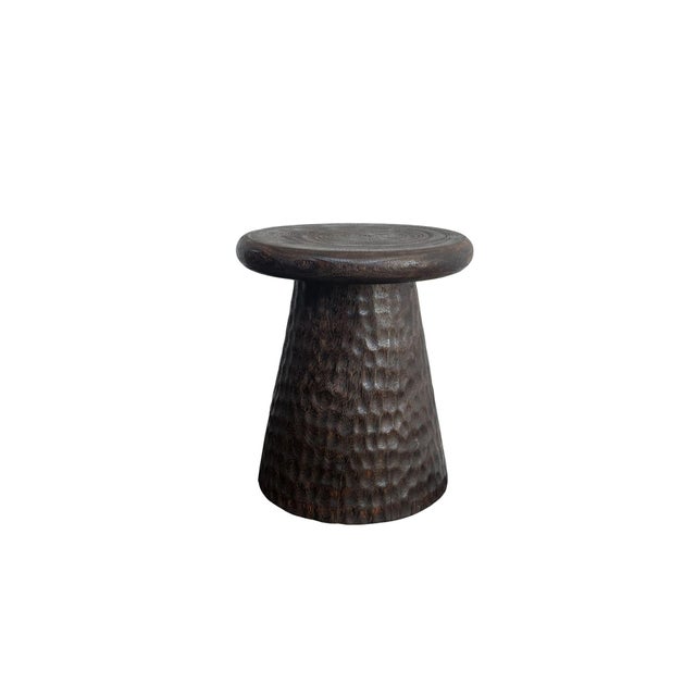 Sculptural Burnt Suar Wood Side Table in Espresso Finish, Hand-Hewn Detailing For Sale - Image 4 of 5