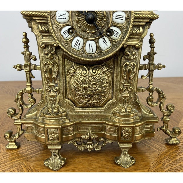 Vintage French Style Clock in Brass For Sale - Image 5 of 13