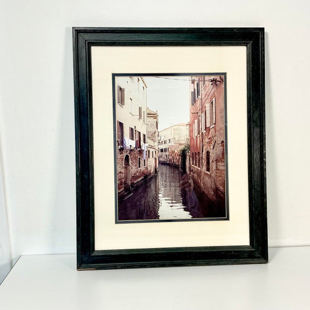 1980s Vintage Italian Boho Chic Cityscape Residential Canal Framed Photography, Laundry Day. For Sale - Image 4 of 13