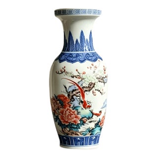 Chinese Ceramic Vase,Famille Rose Porcelain Vase Hand Painted Flowers and Birds Pattern For Sale