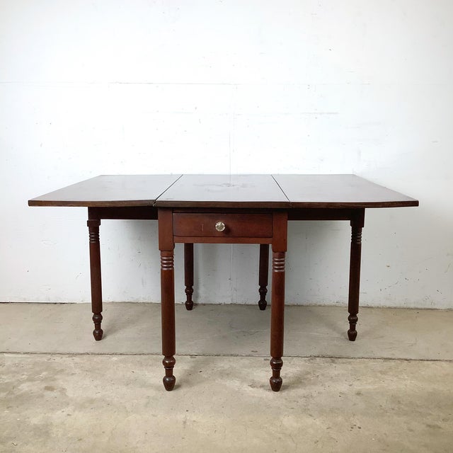 Traditional American Empire-Style Walnut Drop-Leaf Gate-Leg Table With Single Drawer For Sale - Image 3 of 17