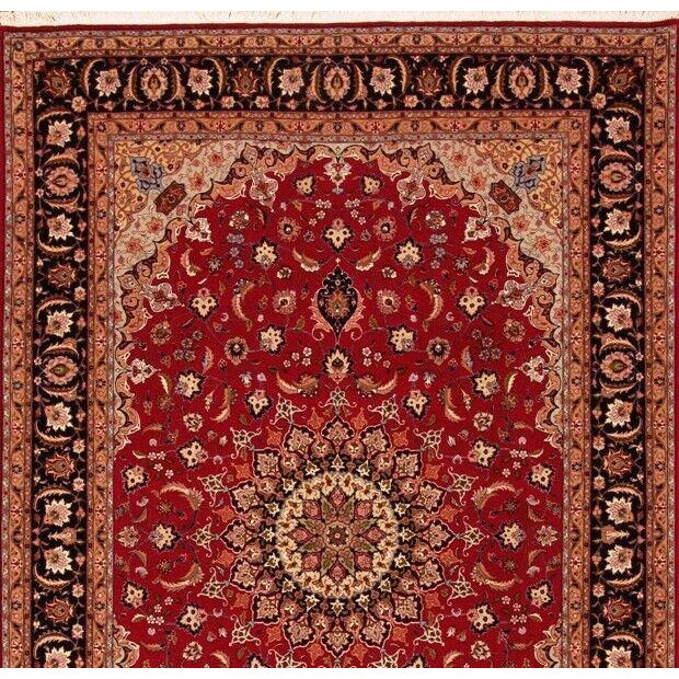Hand-knotted oriental rug | Size: 306cm x 202cm | Knot density: approx. 550,000 knots/m² | Material: 97% wool, 3% silk |...