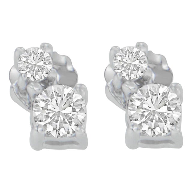14K White Gold 1/2 cttw Round Cut Diamond Earrings (H-I, SI2-I1) For Sale