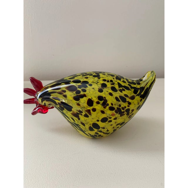 This is a very pretty piece of vintage Murano glass figurine of a hen. A great accent piece.