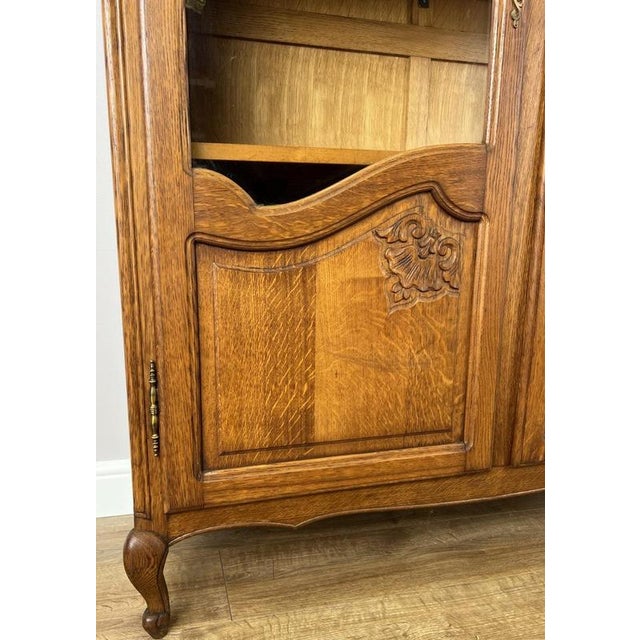 Wood Vintage French Louis XIV Style Display Cabinet in Oak For Sale - Image 7 of 11