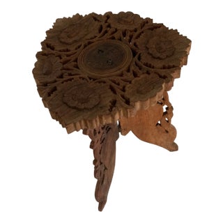 Early 20th Century Carved Indian Folding Floral Tabouret Drinks Table With Floral Medallion For Sale