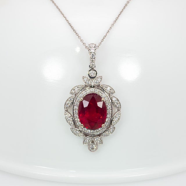 5.4cts Madagascar Ruby Pendant With Natural Diamonds Accents: Solid 14k Gold For Sale - Image 4 of 9