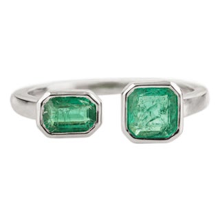 Modern Style 18k Gold Octagon Cut Emerald Toi Et Moi Ring Size 7 For Sale