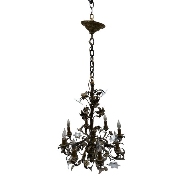 Vintage Eight Light Hollywood Regency Floral Gilt Brass Chandelier For Sale