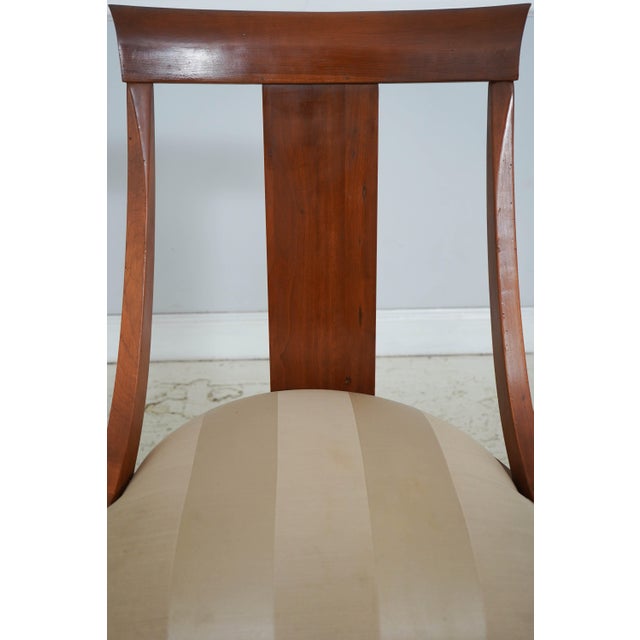 1980s Set of 4 Ethan Allen Medallion Cherry Dining Chairs For Sale - Image 5 of 18