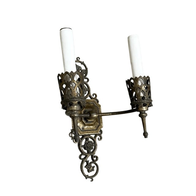 14” tall 11” wide 6” deep Old original wiring as shown, recommended to be re-wired. Overwise in good condition. Add a...