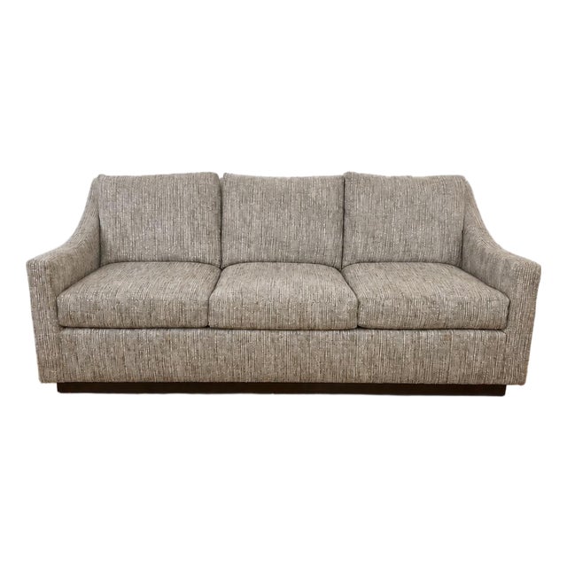 Beautiful Kravet 3 Seater Sofa in Boucle For Sale