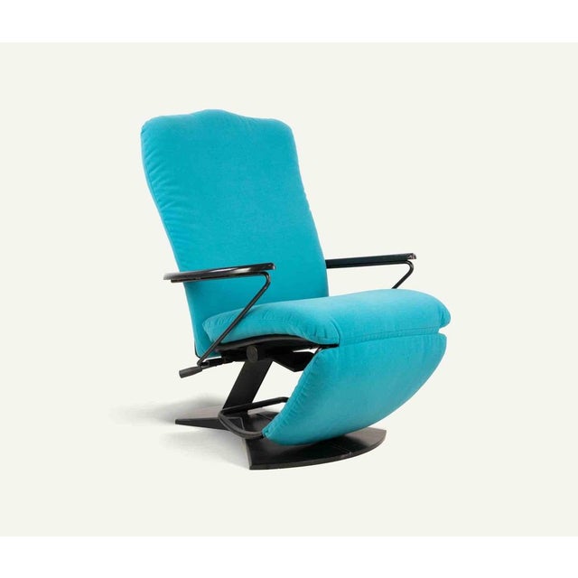 Chaise Longue Italian production 1970s. Painted metal and padded fabric. Good condition.
