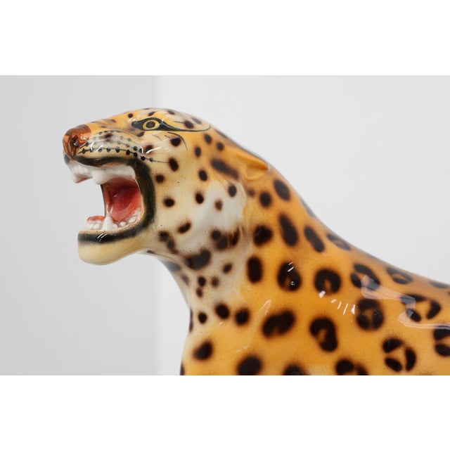 Hand‑painted Ceramic Leopard Sculpture from Giovanni Rozan, Italy, 1950s For Sale - Image 4 of 11