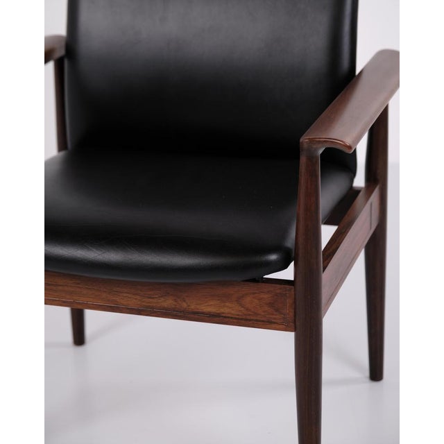 Diplomat 209 Armchair in Rosewood and Black Leather by Finn Juhl for France & Son, 1960s For Sale - Image 4 of 13