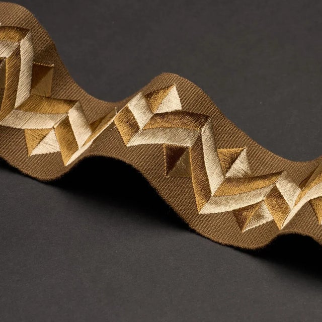 Hollywood Regency Schumacher Zigzag Moderne Tape Trim In Tiger'S Eye For Sale - Image 3 of 3