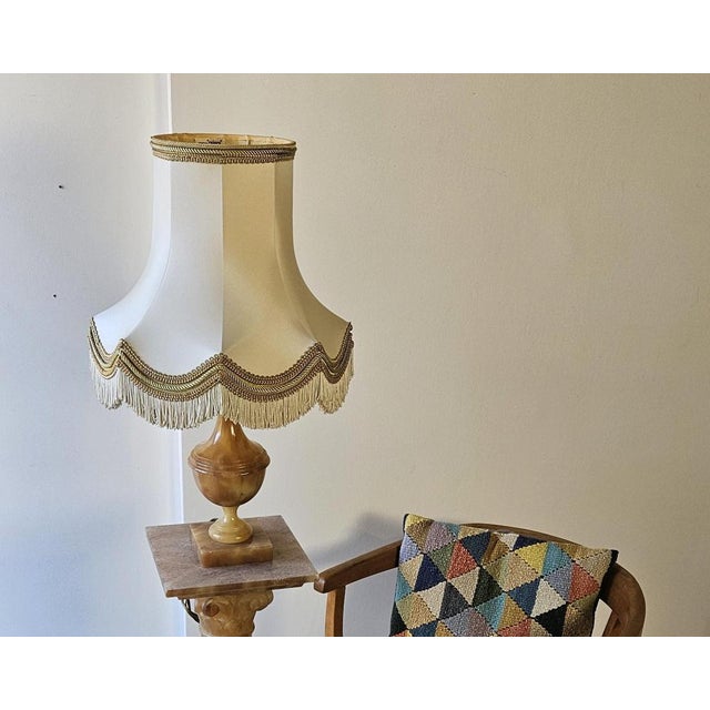 French Neoclassical Alabaster Pedestal Table Lamp, 1960s For Sale - Image 15 of 16