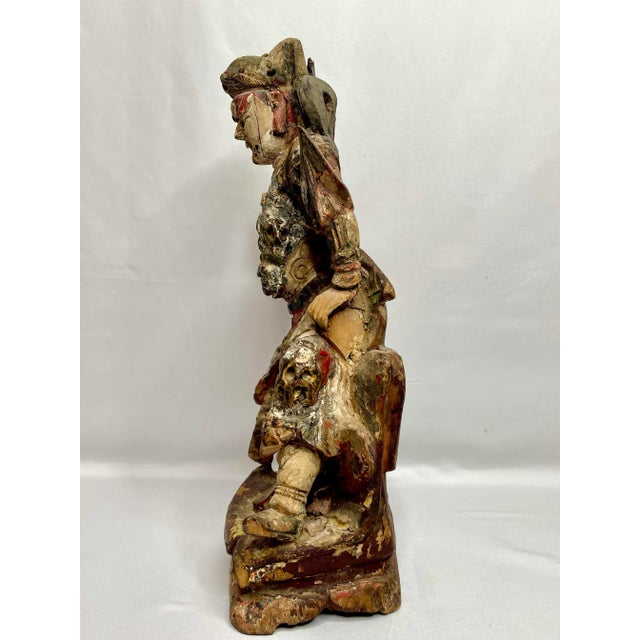 16th Century Ming Dynasty Carved Guandi Figure For Sale - Image 5 of 7