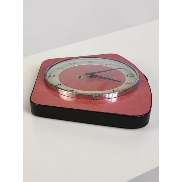 Red Kitchen Clock in Red Formica from Bayard, 1950s For Sale - Image 8 of 10