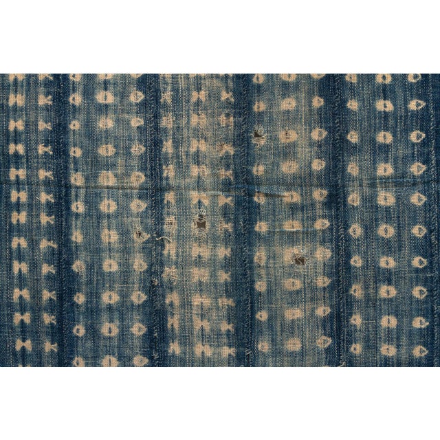 1960s Vintage Malinke African "Djenne Pillar" Indigo Throw For Sale - Image 5 of 7