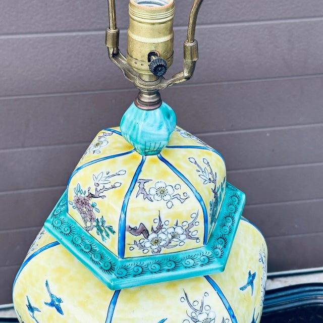 Vintage Yellow Ceramic Ginger Jar Chinoiserie Table Lamp For Sale - Image 4 of 12