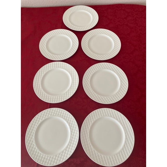 Late 20th Century Wedgwood White Night and Day Bone China Seven 5 Piece Place Settings- 35 Pieces For Sale In Denver - Image 6 of 12