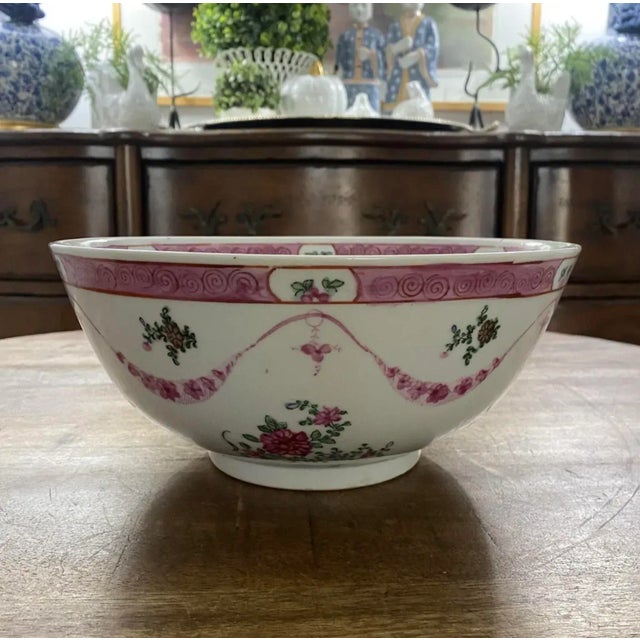 For the “Pink-and-Green” obsessed……this incredibly sweet centerpiece bowl is an absolute must -have. Use it as a cachepot...