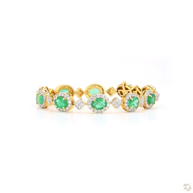 3.14 Carat Round Brilliant Cut Diamond Emerald Gold Bracelet For Sale - Image 4 of 9
