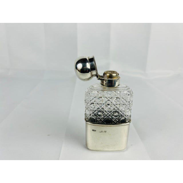 Late 19th Century Charles & George Asprey Sterling Silver & Cut Glass Locking Hip Flask C. 1897 For Sale - Image 5 of 5