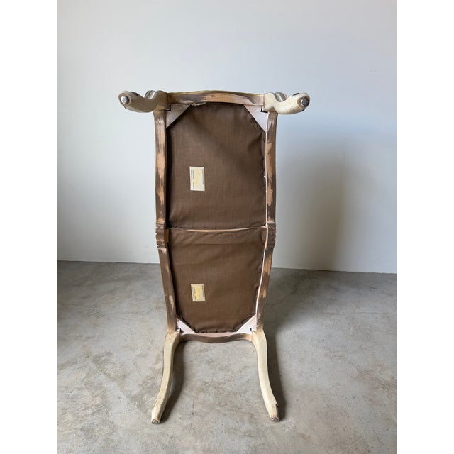 Vintage Karges Louis XV-Style Painted & Gilt Cabriole Leg Upholstered Bench For Sale - Image 11 of 12