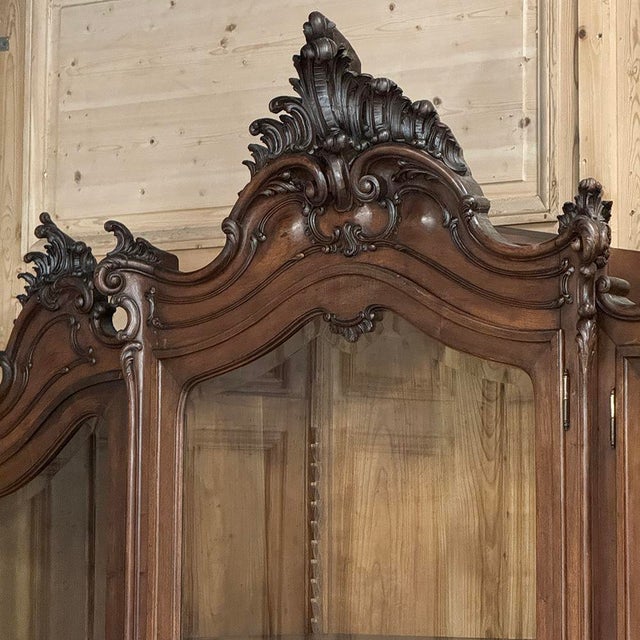 19th Century Italian Rococo Walnut Three-Door Display Bookcase ~ Armoire For Sale - Image 13 of 18