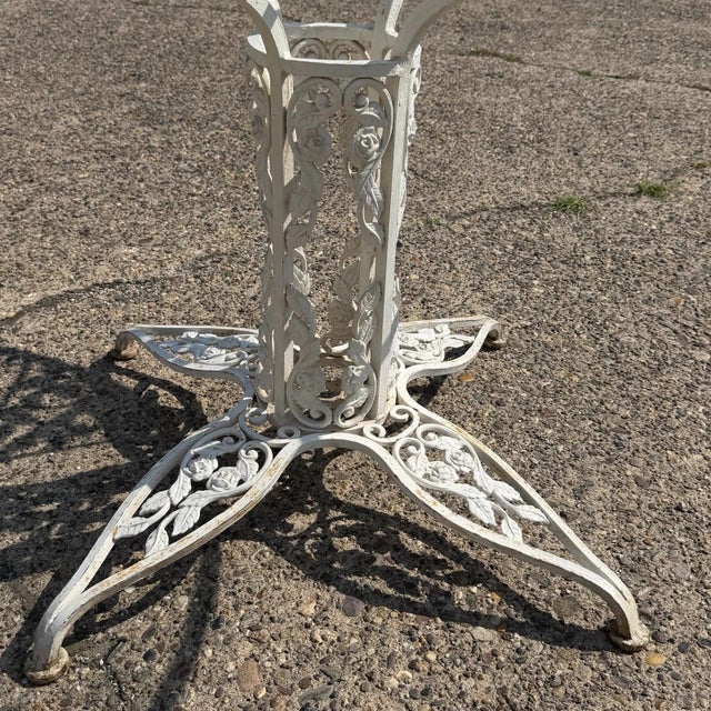White Vintage Russell Woodard Orleans Wrought Iron Pedestal Base Patio Dining Table For Sale - Image 8 of 16
