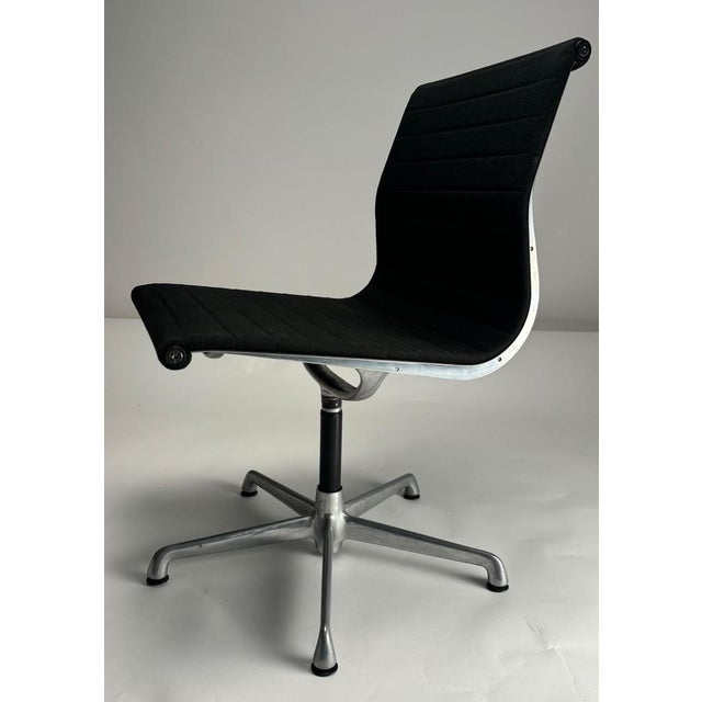 Model EA107 Desk Chair by Charles and Ray Eames for ICF De Padova, 1970s For Sale - Image 3 of 10