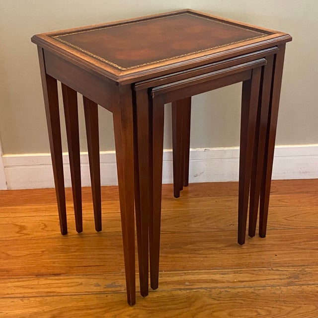 Hekman Furniture Edwardian Style Nesting Tables by Hekman - Set of 3 For Sale - Image 4 of 18