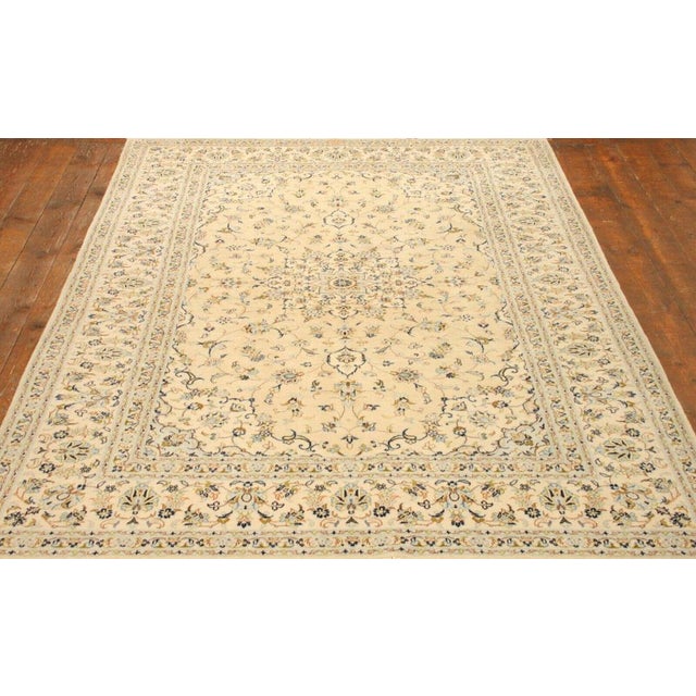 Textile Middle Eastern Rug in Wool For Sale - Image 7 of 11