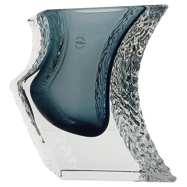 Midcentury Modern Murano Glass Textured Side Vase by Mandruzzato, Italy, 1970s For Sale - Image 9 of 10