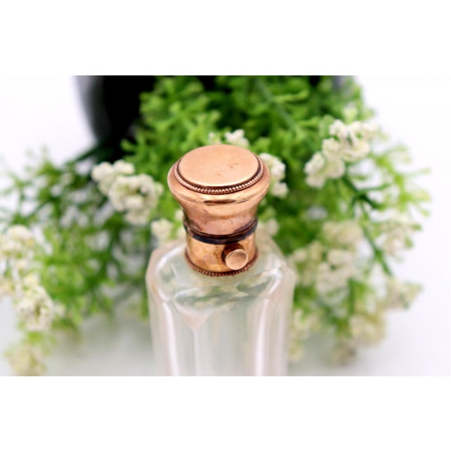 Perfume Bottle in Glass and 15K Gold For Sale - Image 3 of 6