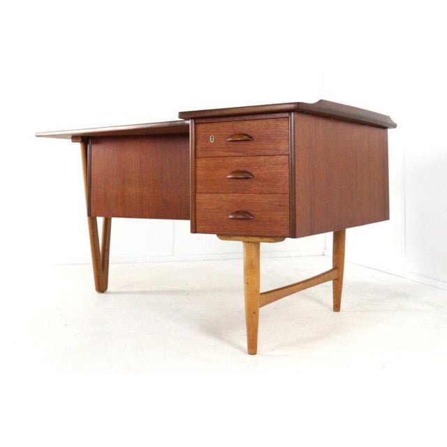 Boomerang Desk by Peter Løvig Nielsen for Hedensted Møbelfabrik For Sale - Image 3 of 16