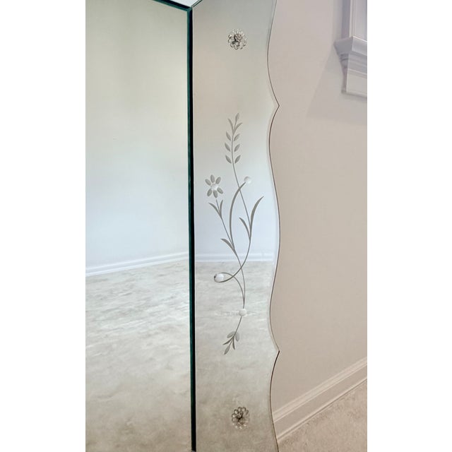Monumental Art Deco Venetian Scalloped Mirror With Etched Glass Floral Motif, 1950s For Sale In New York - Image 6 of 10