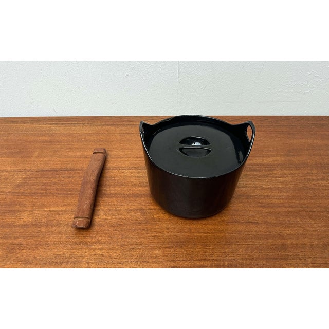 Mid-Century Modern Black Enamel Cast Iron Pot with Teak Handle by Timo Sarpaneva for Rosenlew of Finland, 1960s Original...