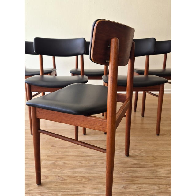 Vintage Danish Teak Dining Chairs in Black Italian Leather, 1960s, Set of 6 For Sale - Image 4 of 7