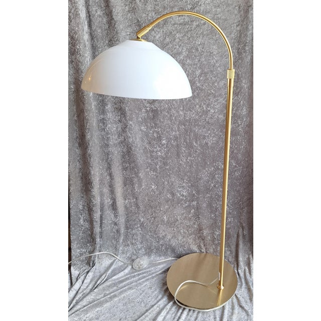 Infinitely adjustable from 99 - 135 cm This piece has an attribution mark, I am sure that it is completely authentic and...
